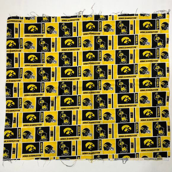 University of Iowa Hawkeye Fabric Cotton 1/2 yard x 42 inch Gold & Black - Picture 2 of 5